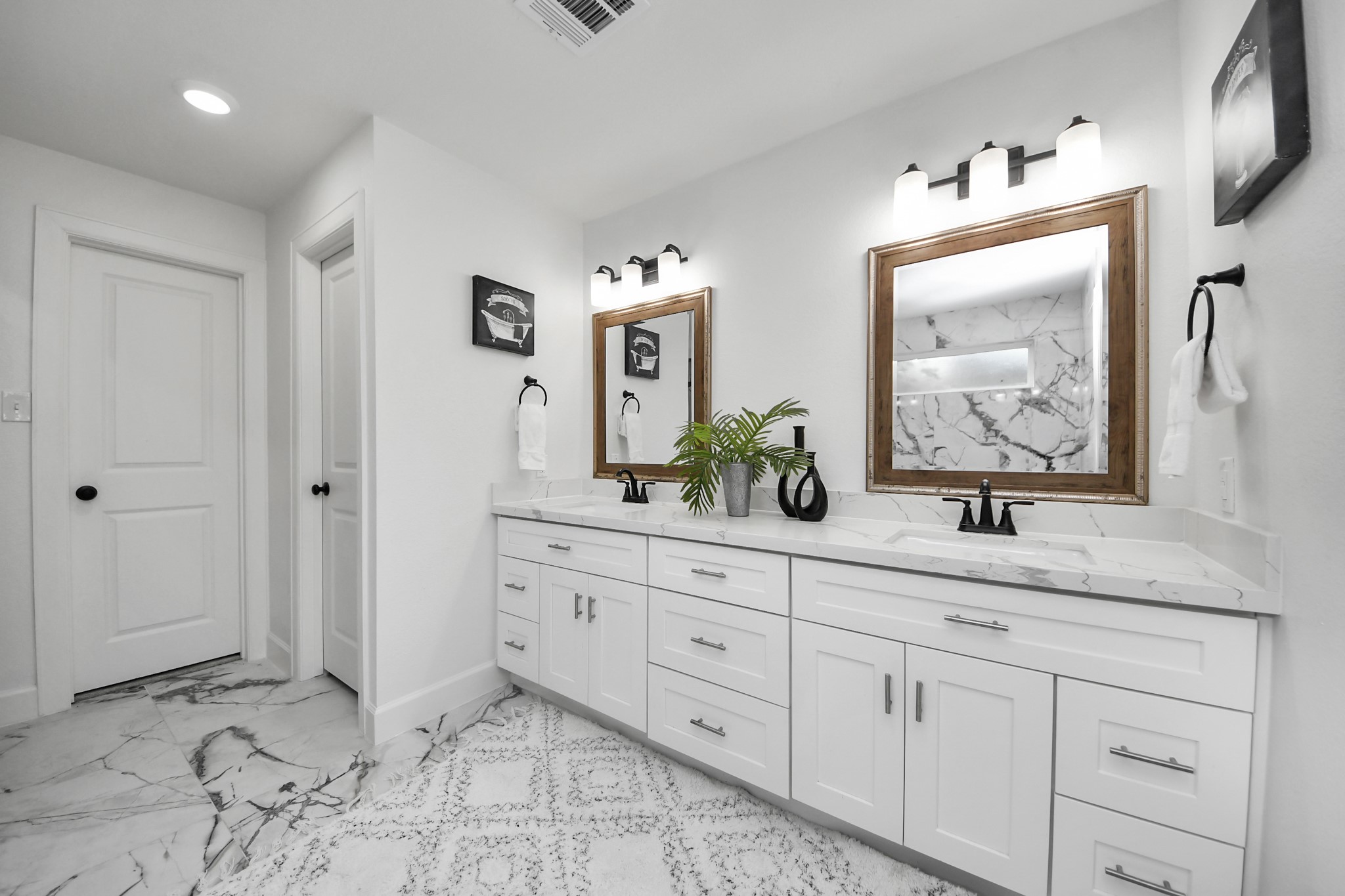 10038 Westview Drive, Houston, TX 77055