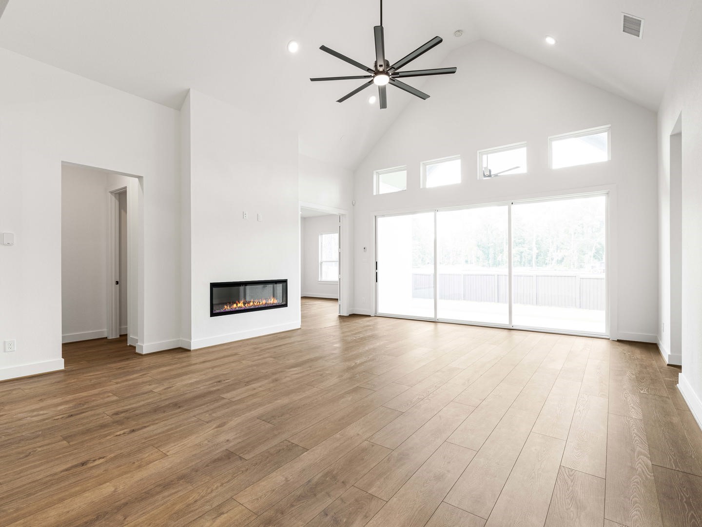 Woodhavyn_Fenton_Classic_13_Living Room_02