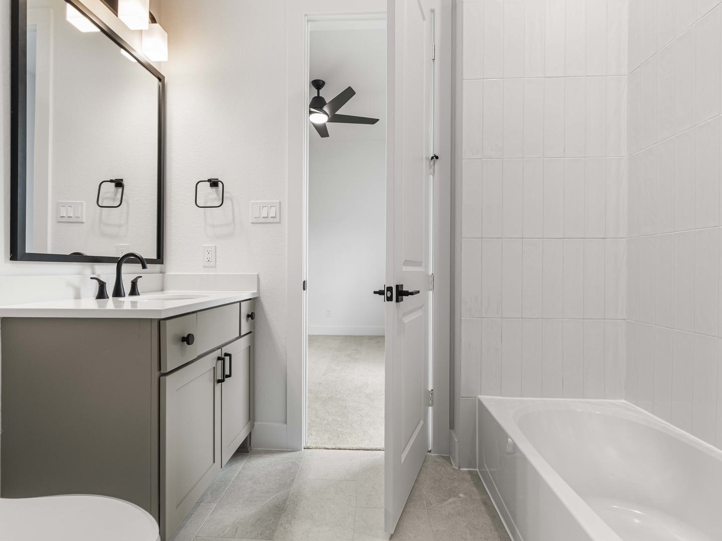 Woodhavyn_Fenton_Classic_13_Bath Room_04