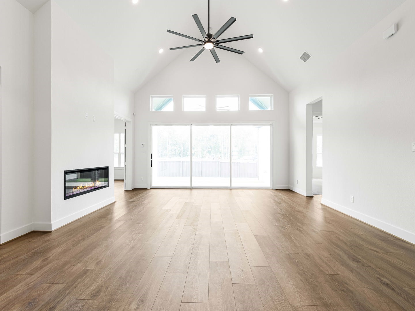 Woodhavyn_Fenton_Classic_13_Living Room_03