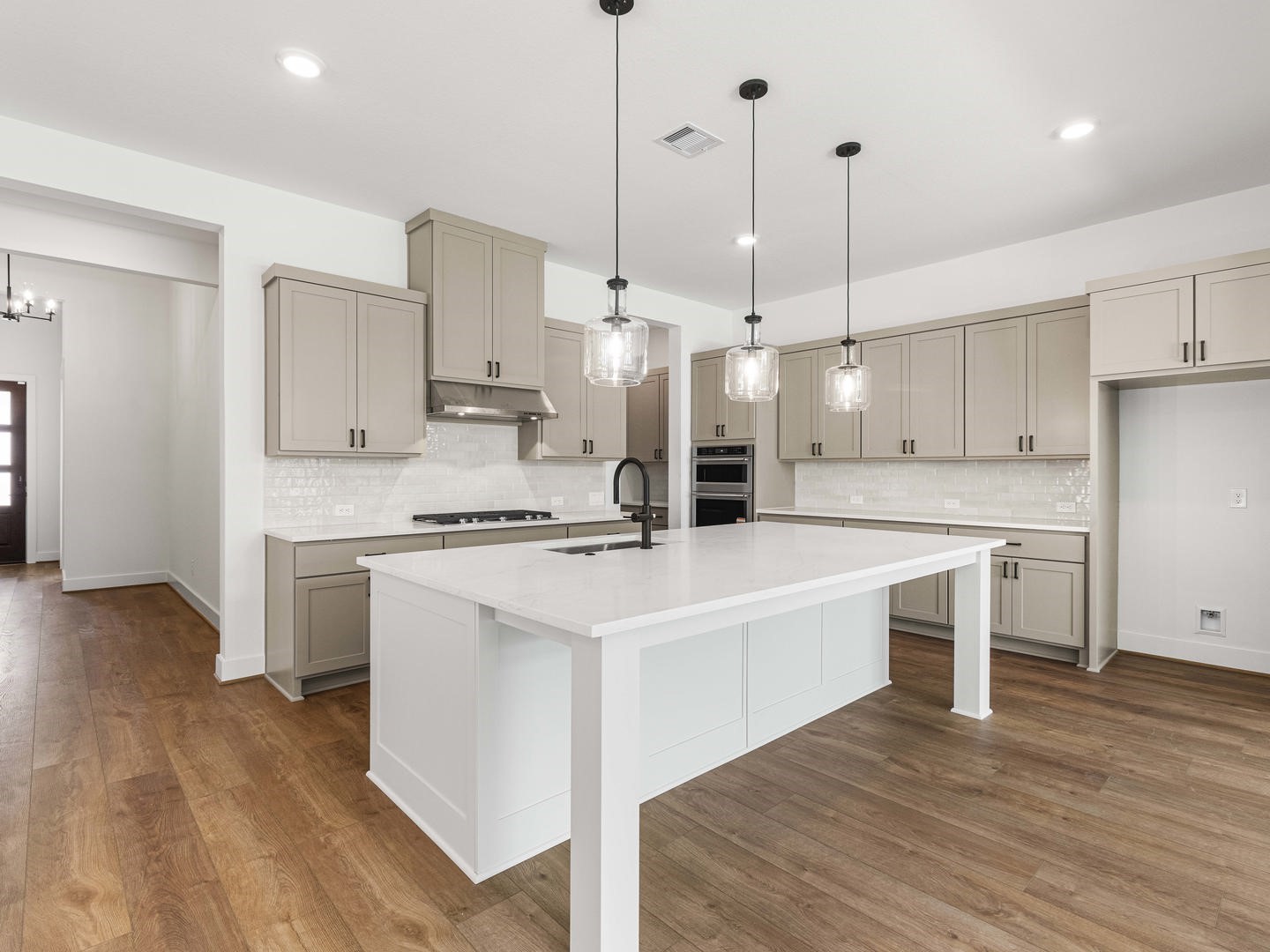 Woodhavyn_Fenton_Classic_13_Kitchen_02
