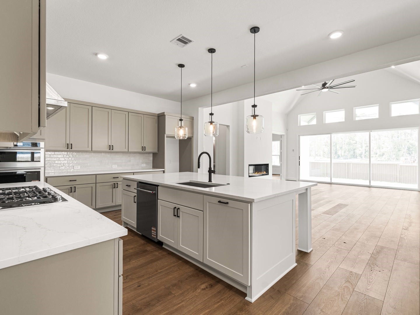 Woodhavyn_Fenton_Classic_13_Kitchen_01
