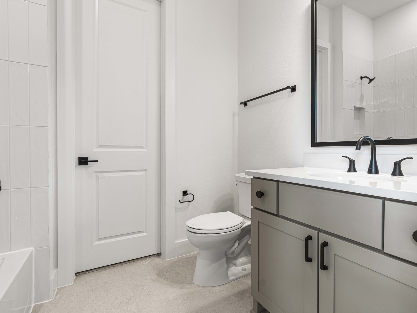 Woodhavyn_Fenton_Classic_13_Bath Room_03