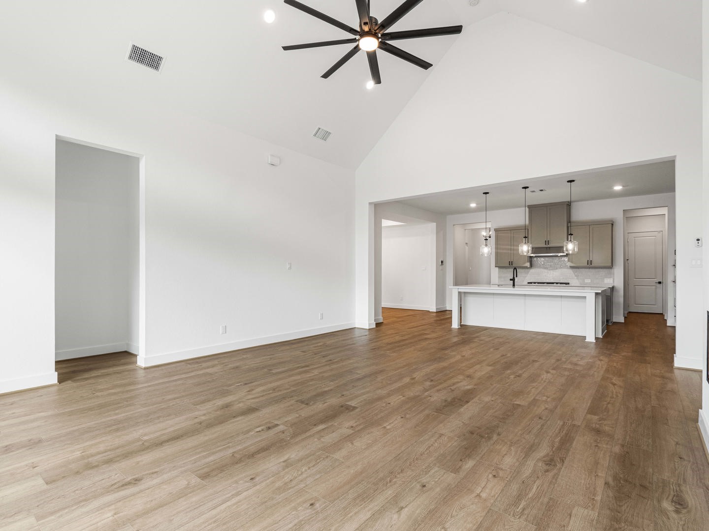 Woodhavyn_Fenton_Classic_13_Living Room_05