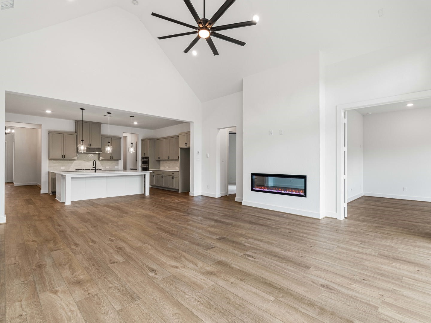 Woodhavyn_Fenton_Classic_13_Living Room_04