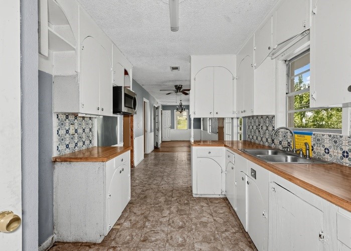 2109 Oaks Drive, Pasadena, TX 77502