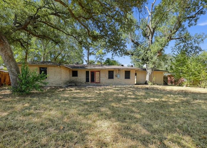 2109 Oaks Drive, Pasadena, TX 77502