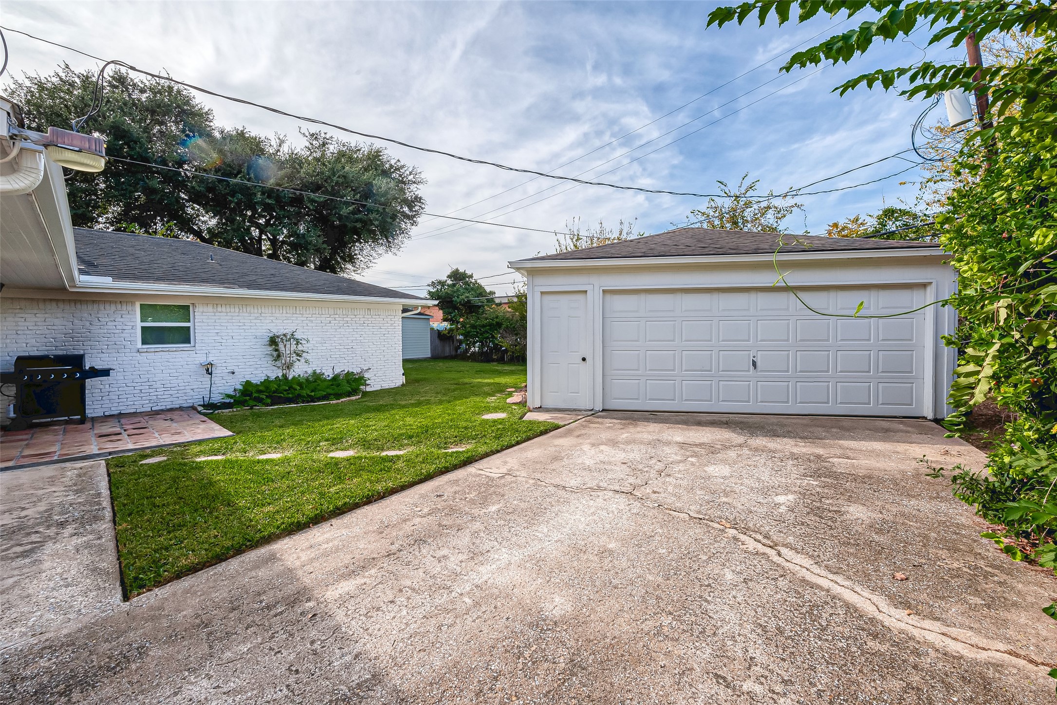 9502 Bob White Drive, Houston, TX 77096