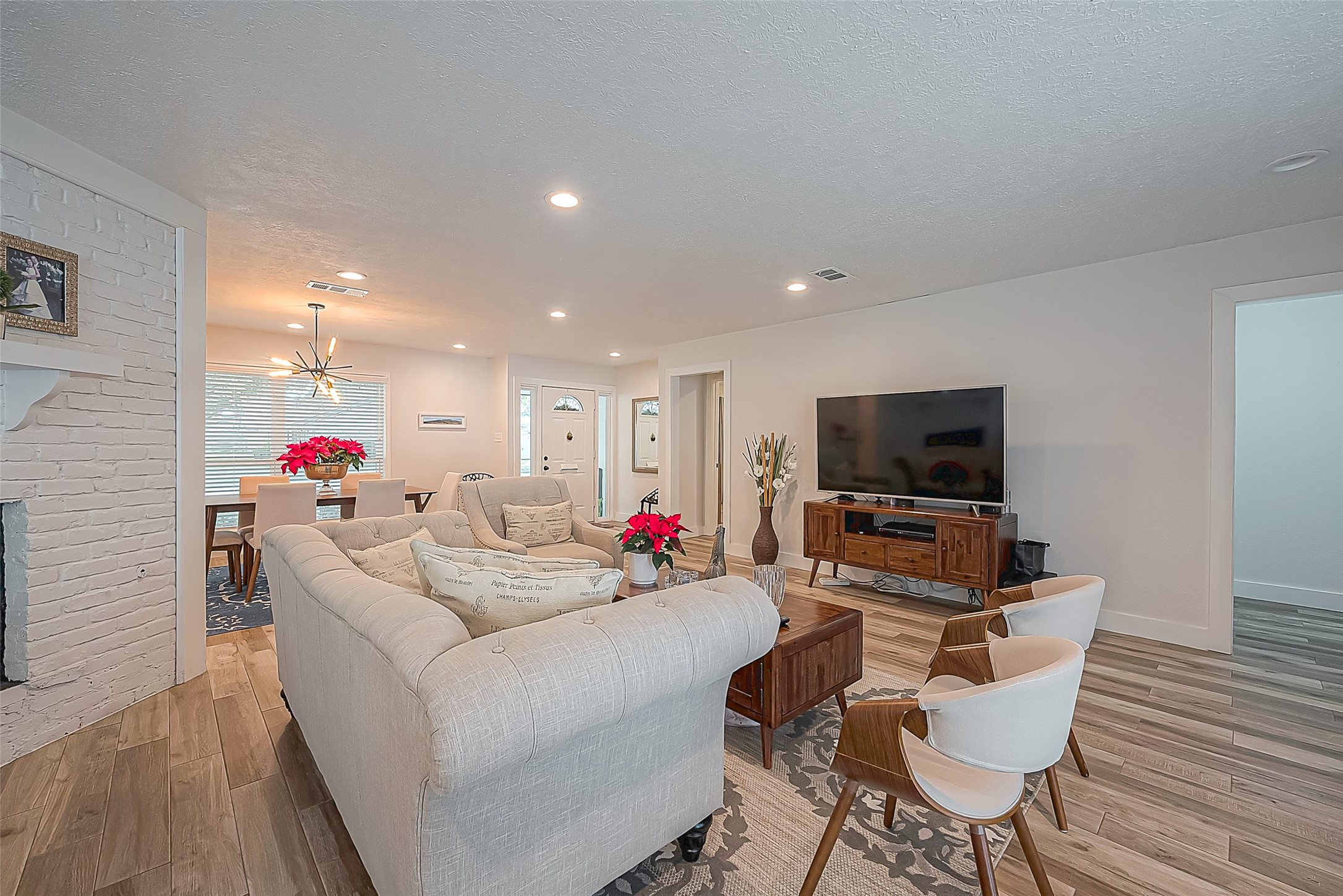 9502 Bob White Drive, Houston, TX 77096