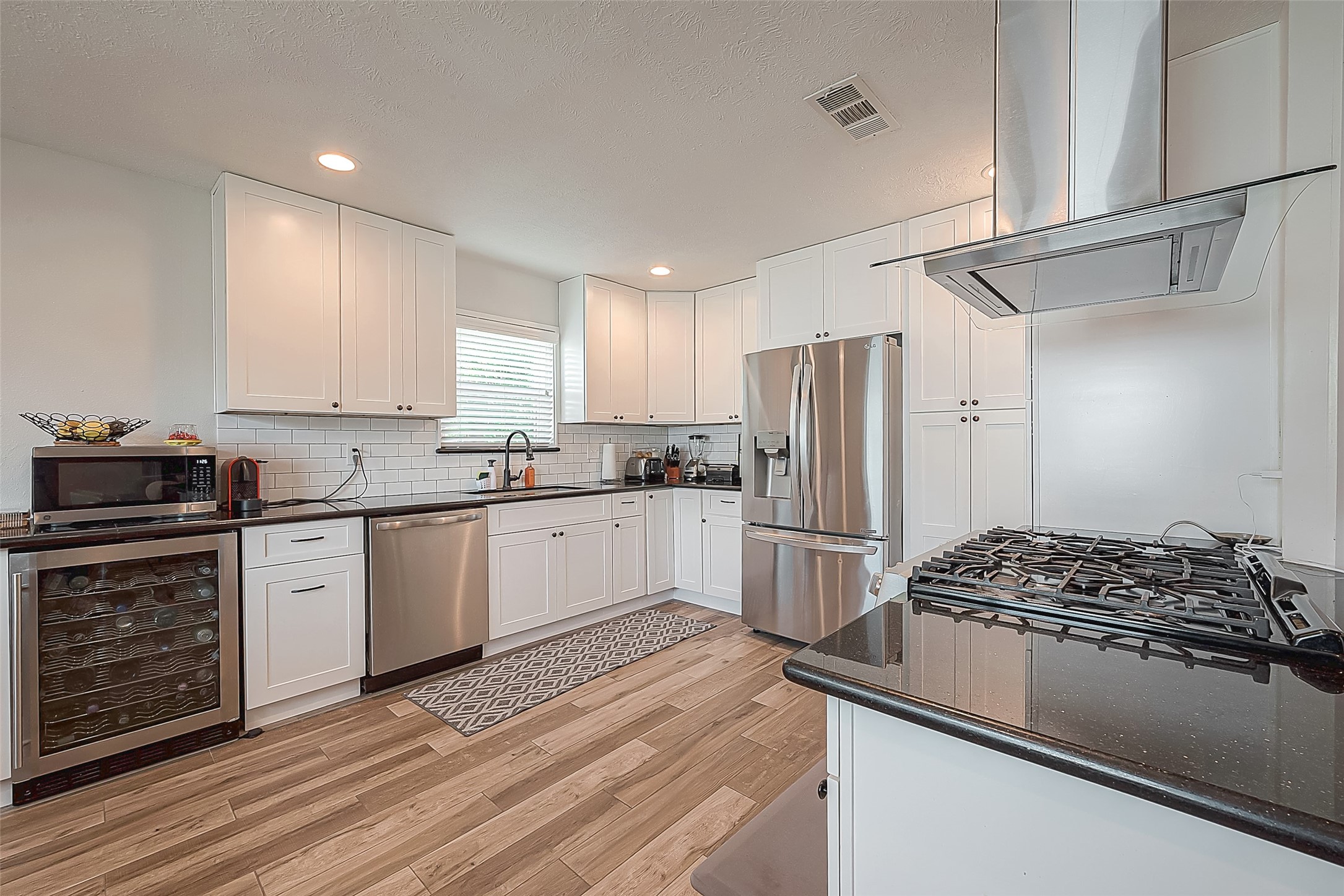 9502 Bob White Drive, Houston, TX 77096