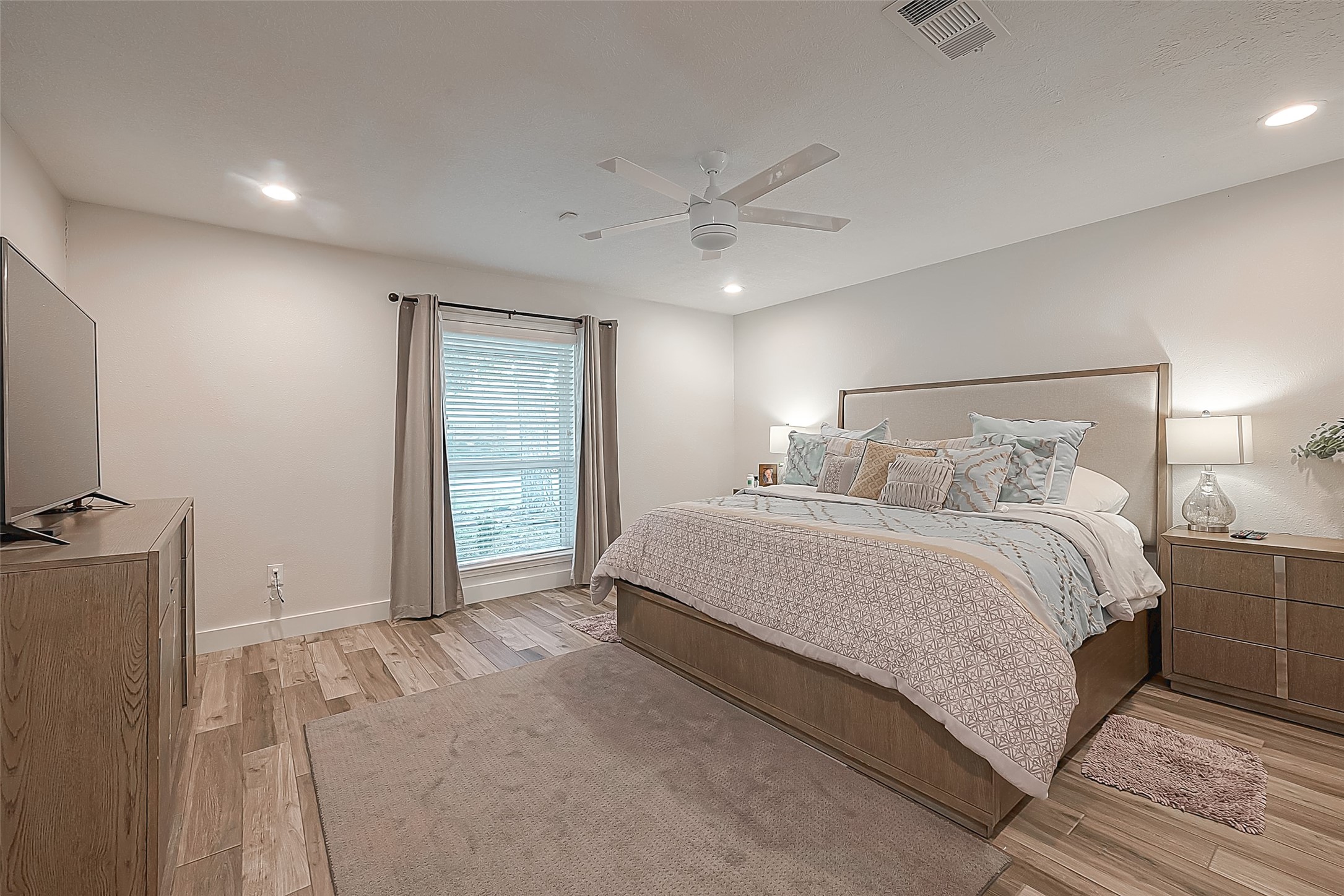 9502 Bob White Drive, Houston, TX 77096