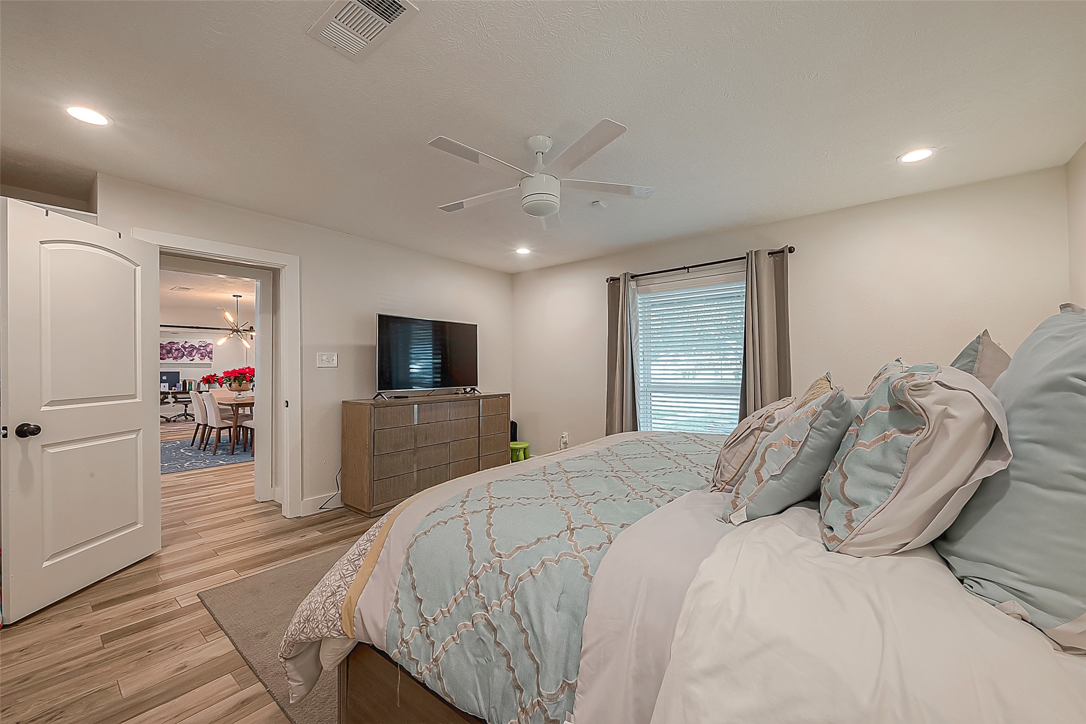 9502 Bob White Drive, Houston, TX 77096