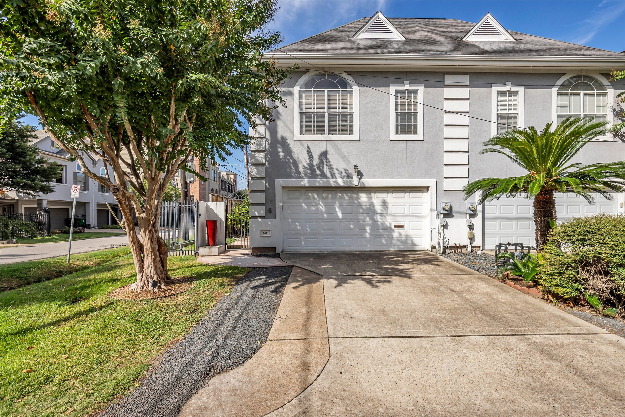Located on a corner lot. This 3 bed 2.5 home is available to lease from December 1st. Located on a corner lot. This 3 bed 2.5 home is available to lease from December 1st.