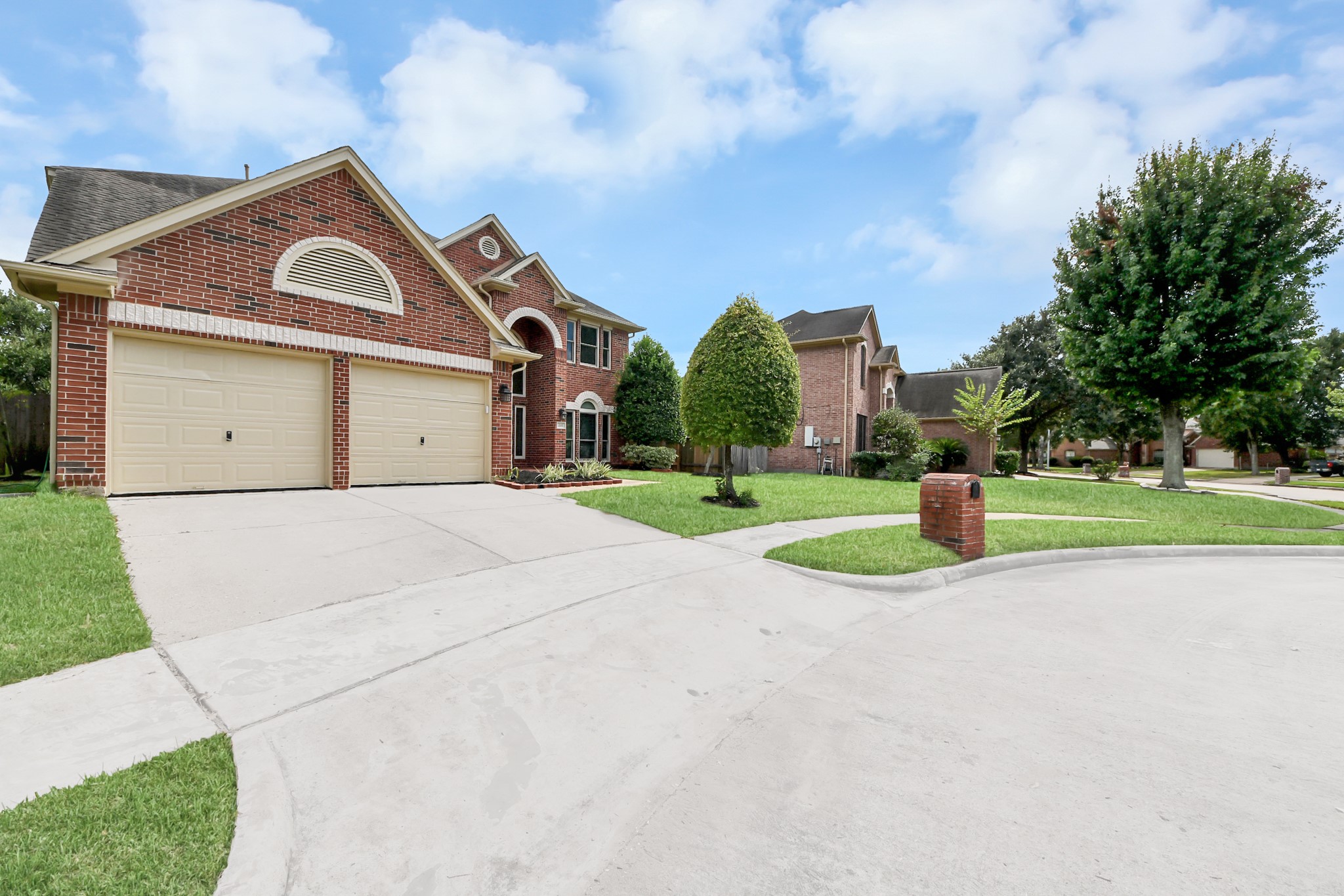 214 Willards Way, Stafford, TX 77477
