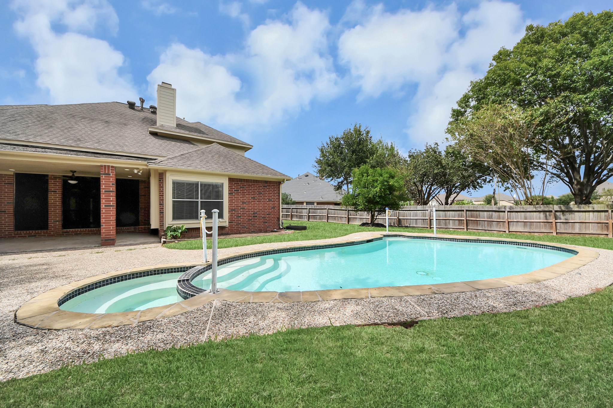 214 Willards Way, Stafford, TX 77477