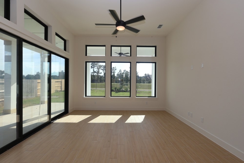 18442 Lovelier Lane, Conroe, TX 77302