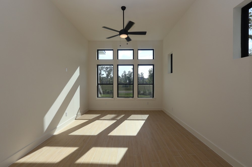 18442 Lovelier Lane, Conroe, TX 77302