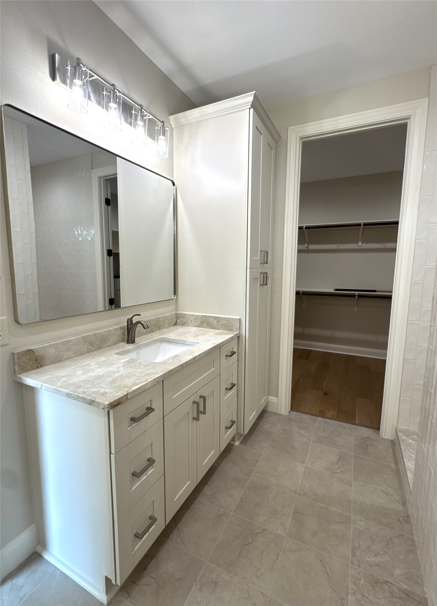 Primary Bathroom w/double sinks