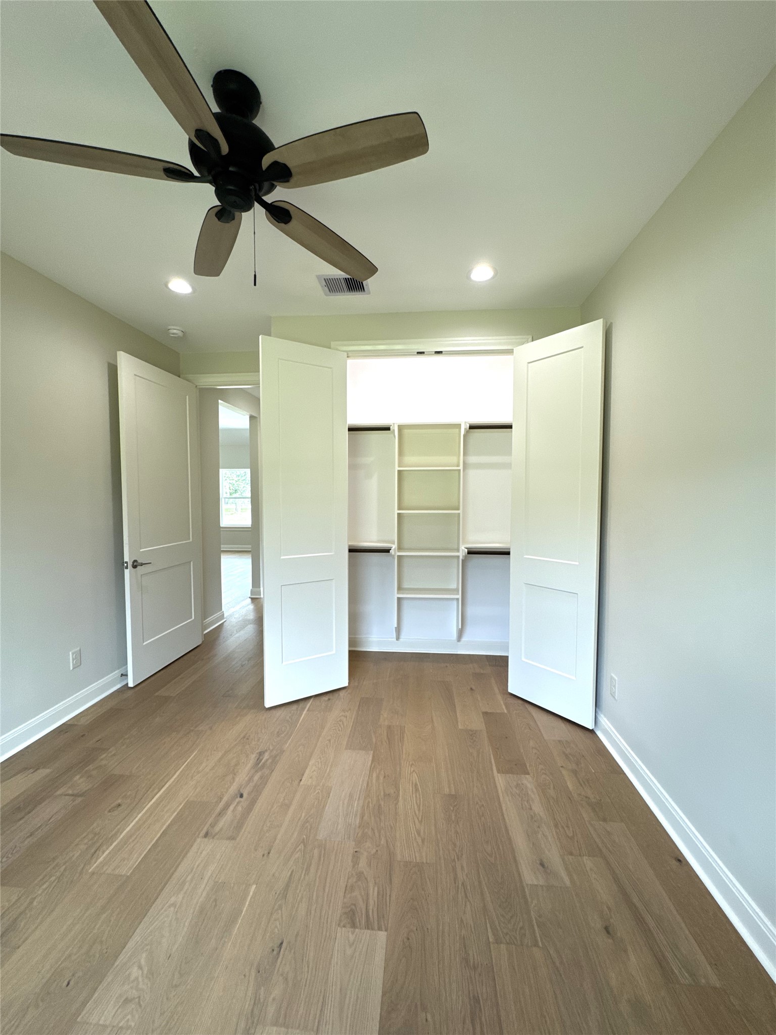 Closet w/built-in Shelves