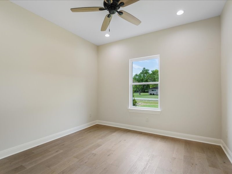 3411 Avenue J 1/2, Santa Fe, TX 77510