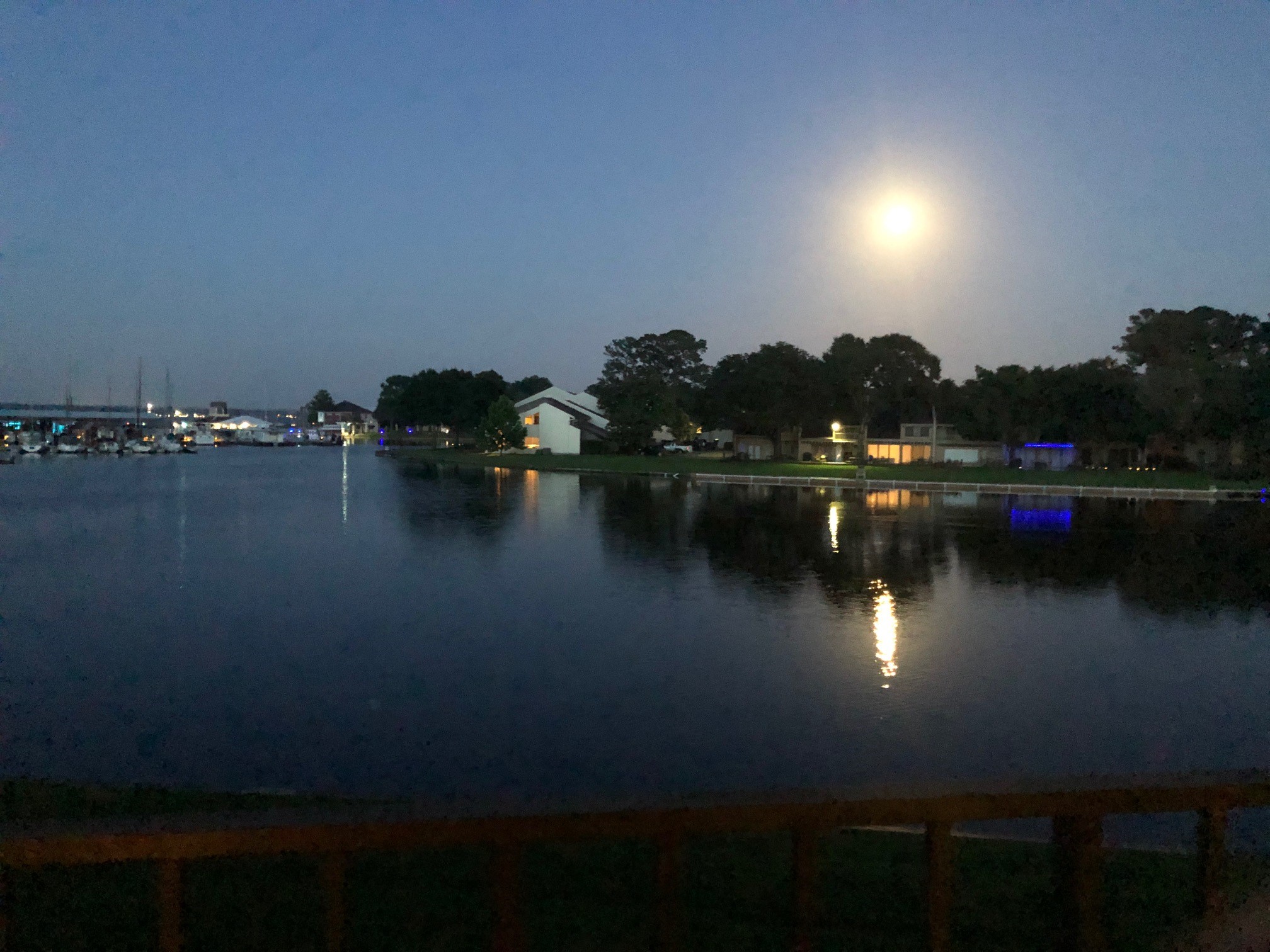 Spectaular water front views all night.