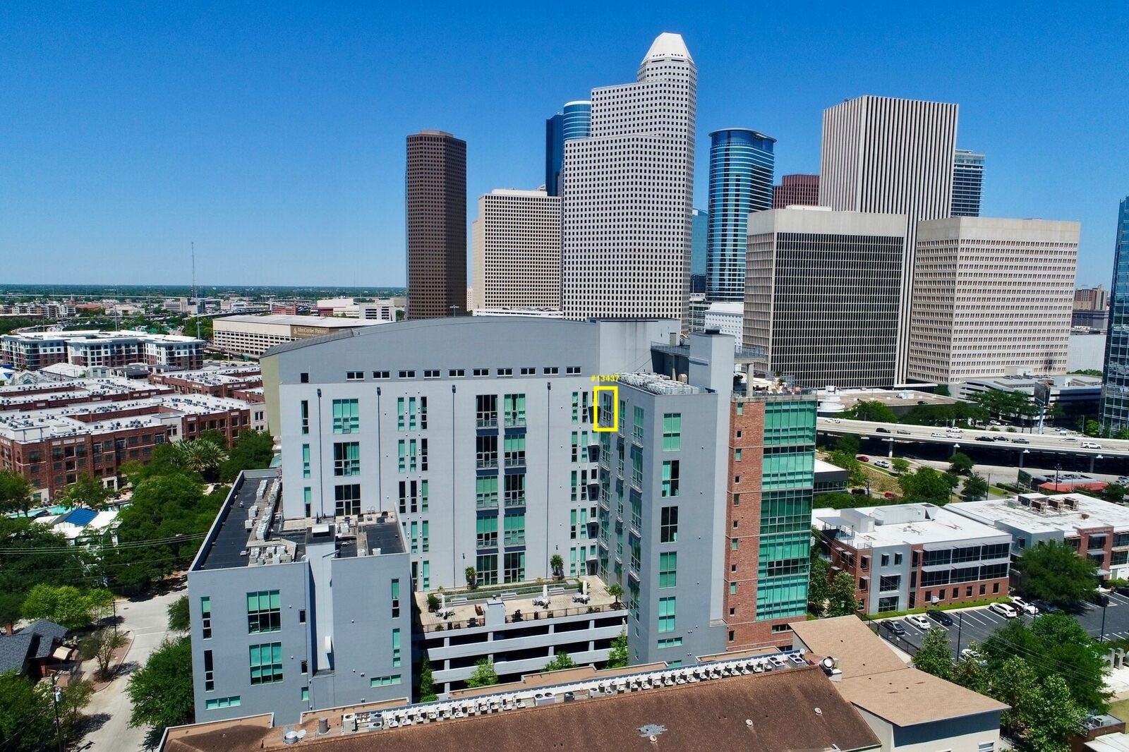 Unit #13437 has a prime 13th floor location overlooking the 5th floor terrace and offers beautiful sunset views.
