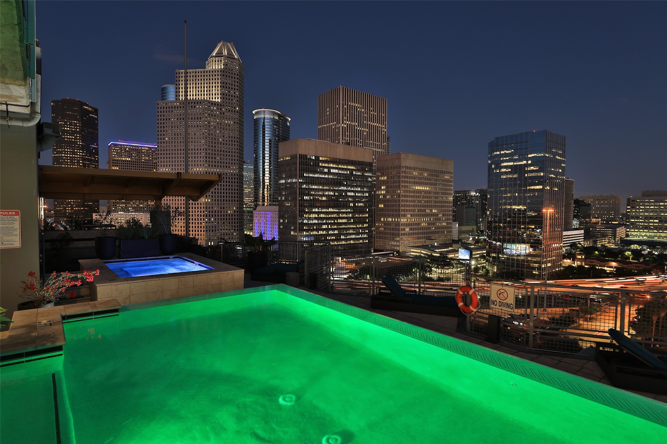 The night views from the roof-top deck are the BEST Houston has to offer!