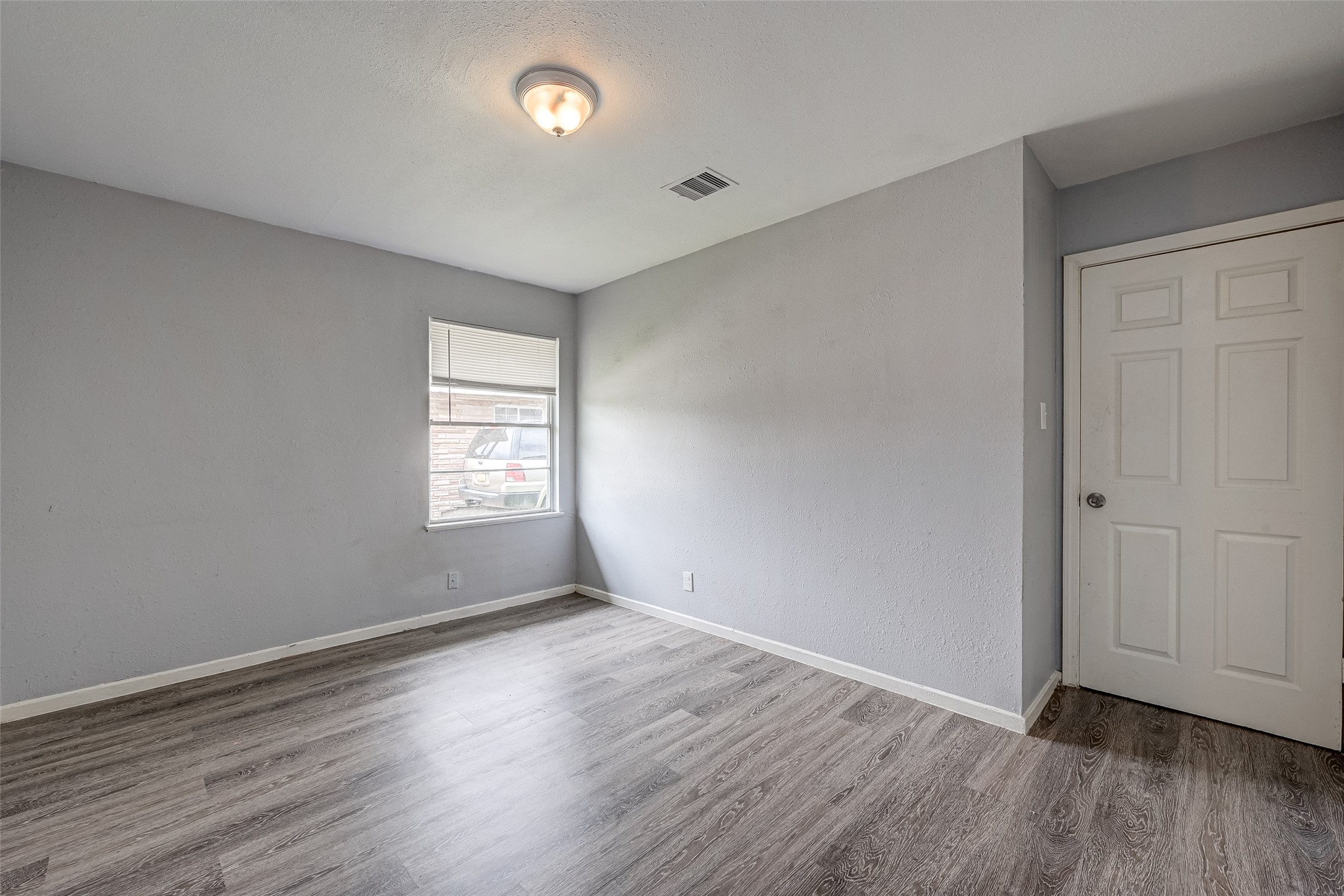 7658 Belbay Street, Houston, TX 77033 7658 Belbay Street, Houston, TX 77033