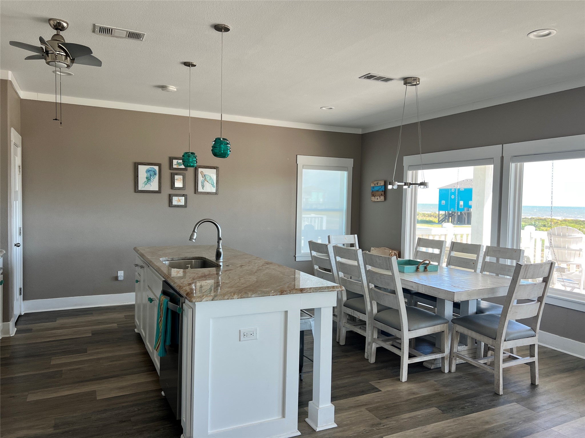 3170 Sea Castle Drive, Crystal Beach, TX 77650