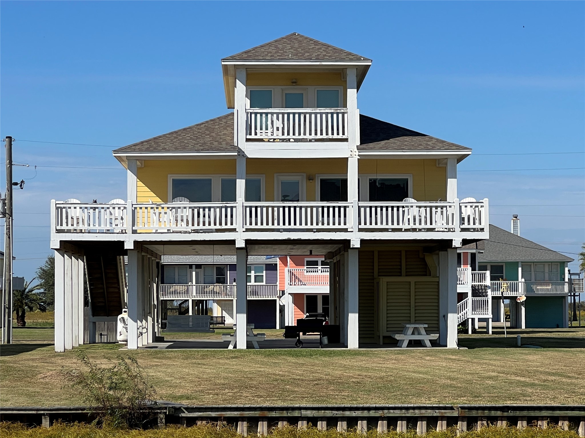 3170 Sea Castle Drive, Crystal Beach, TX 77650