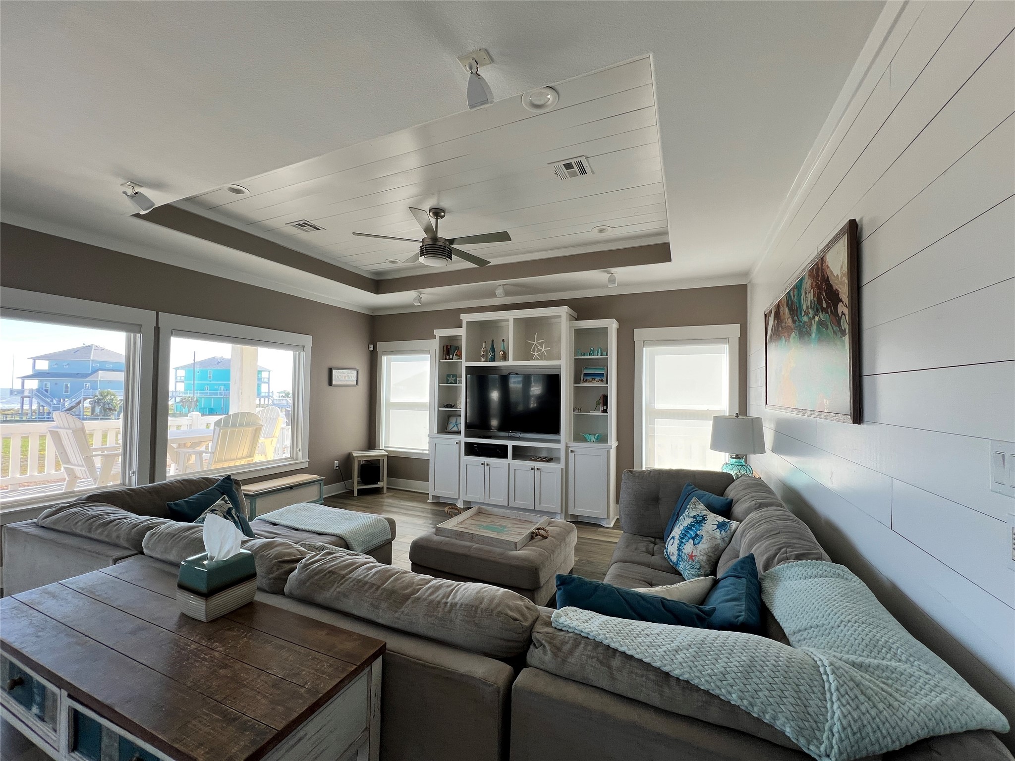3170 Sea Castle Drive, Crystal Beach, TX 77650