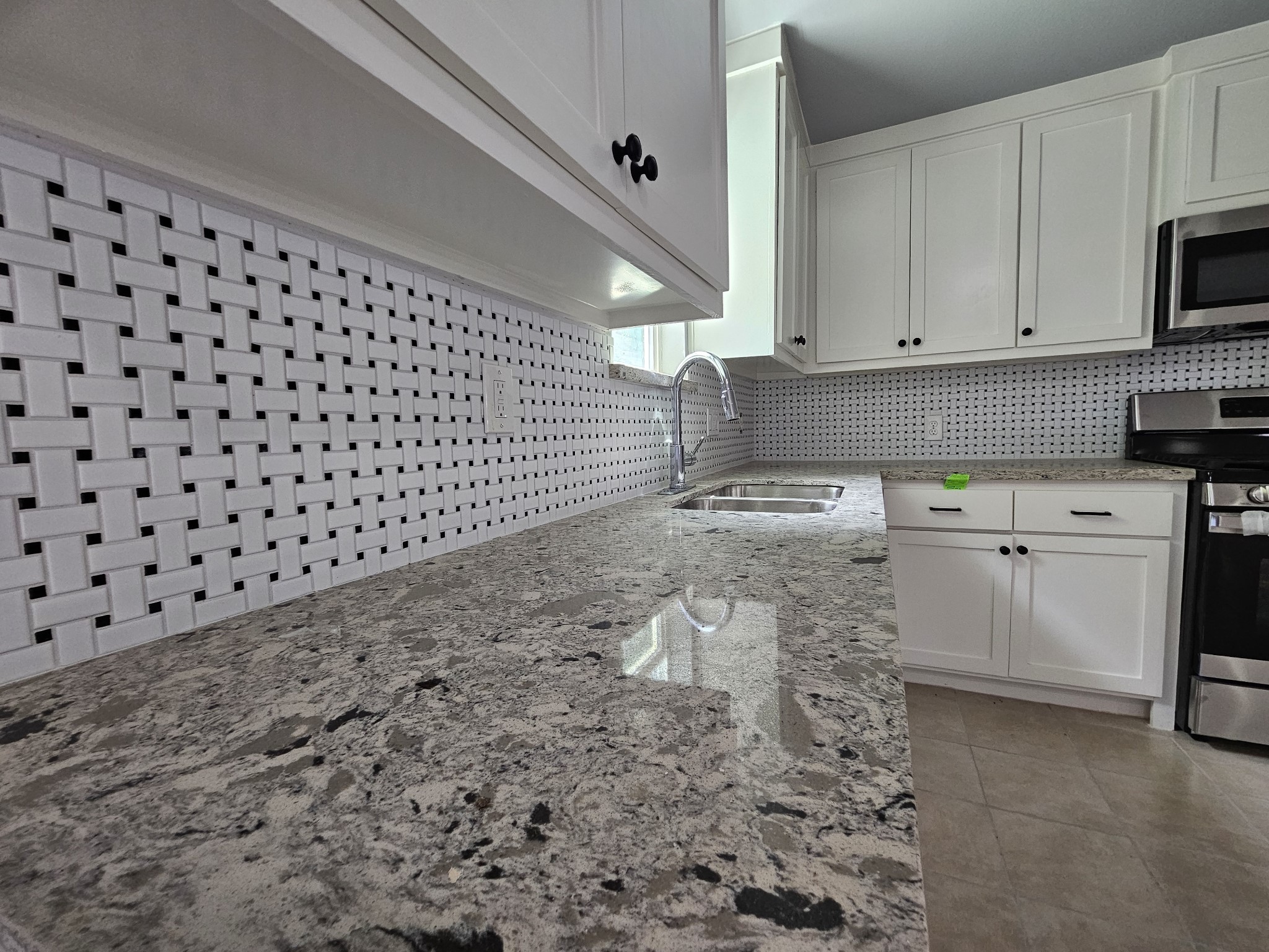 2129 Raspberry Lane, Pasadena, TX 77502