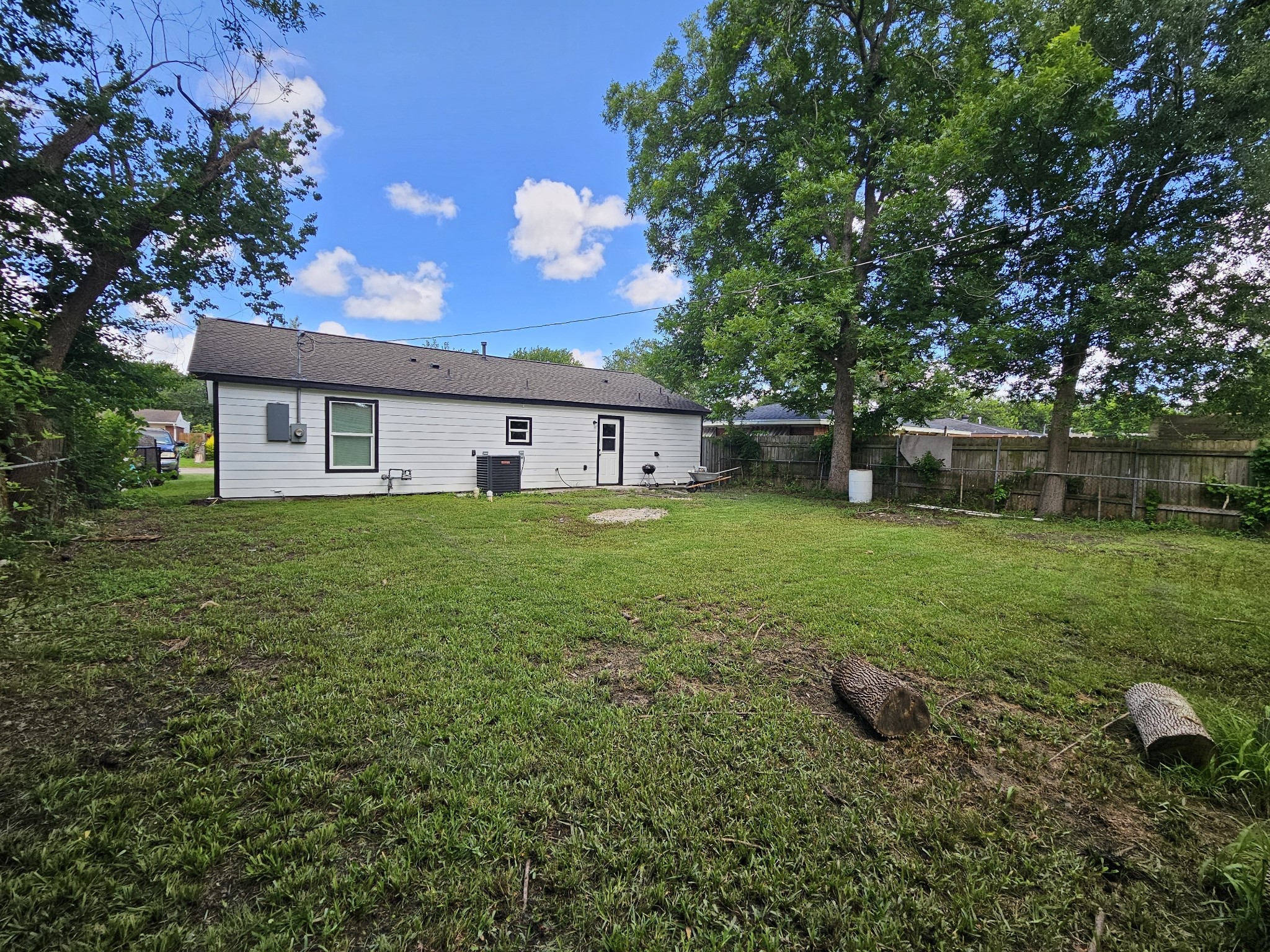 2129 Raspberry Lane, Pasadena, TX 77502