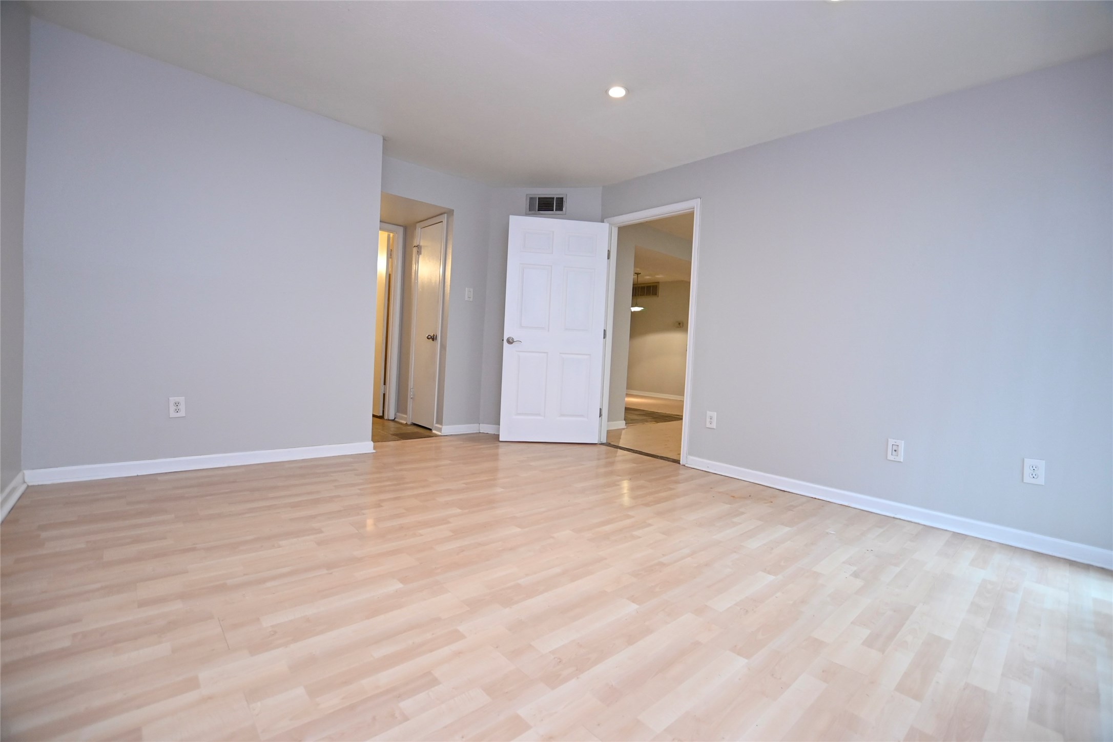 8423 Hearth Drive, #2, Houston, TX 77054 8423 Hearth Drive, #2, Houston, TX 77054