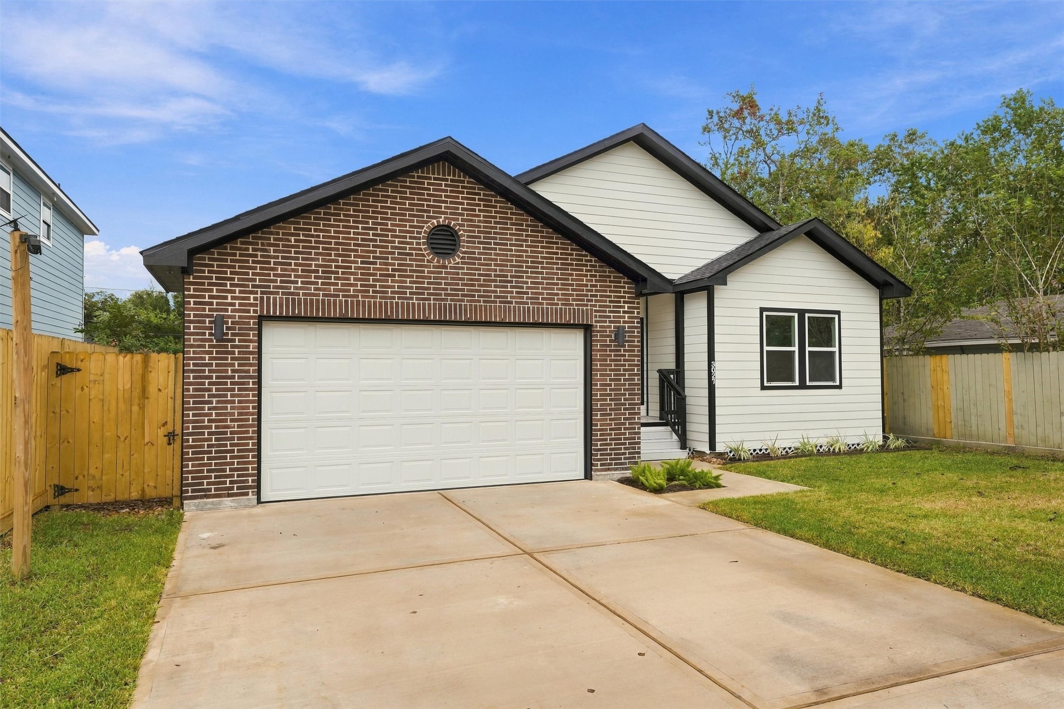 3027 Friar Point Road, Houston, TX 77051 3027 Friar Point Road, Houston, TX 77051