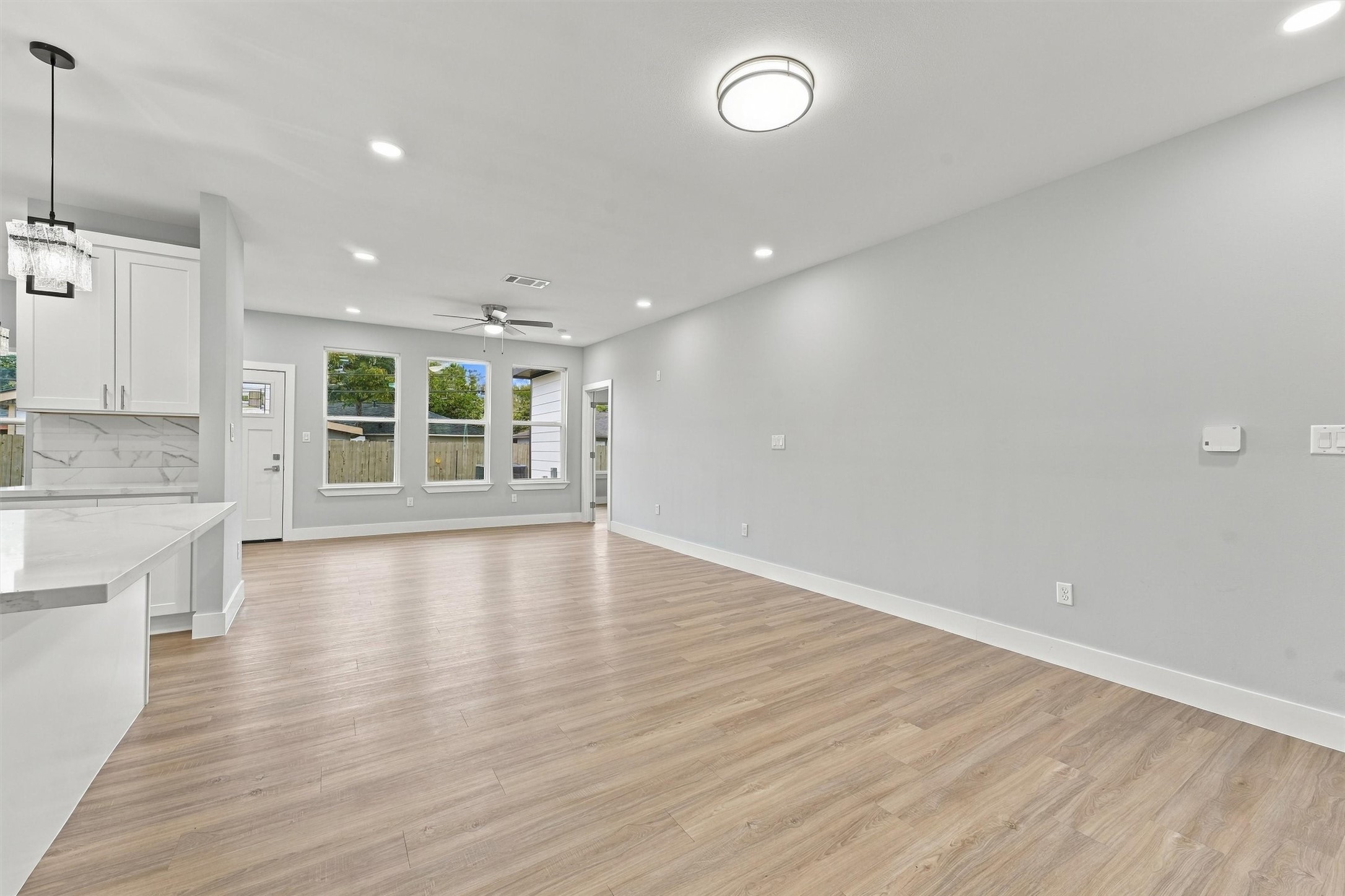 3027 Friar Point Road, Houston, TX 77051 3027 Friar Point Road, Houston, TX 77051