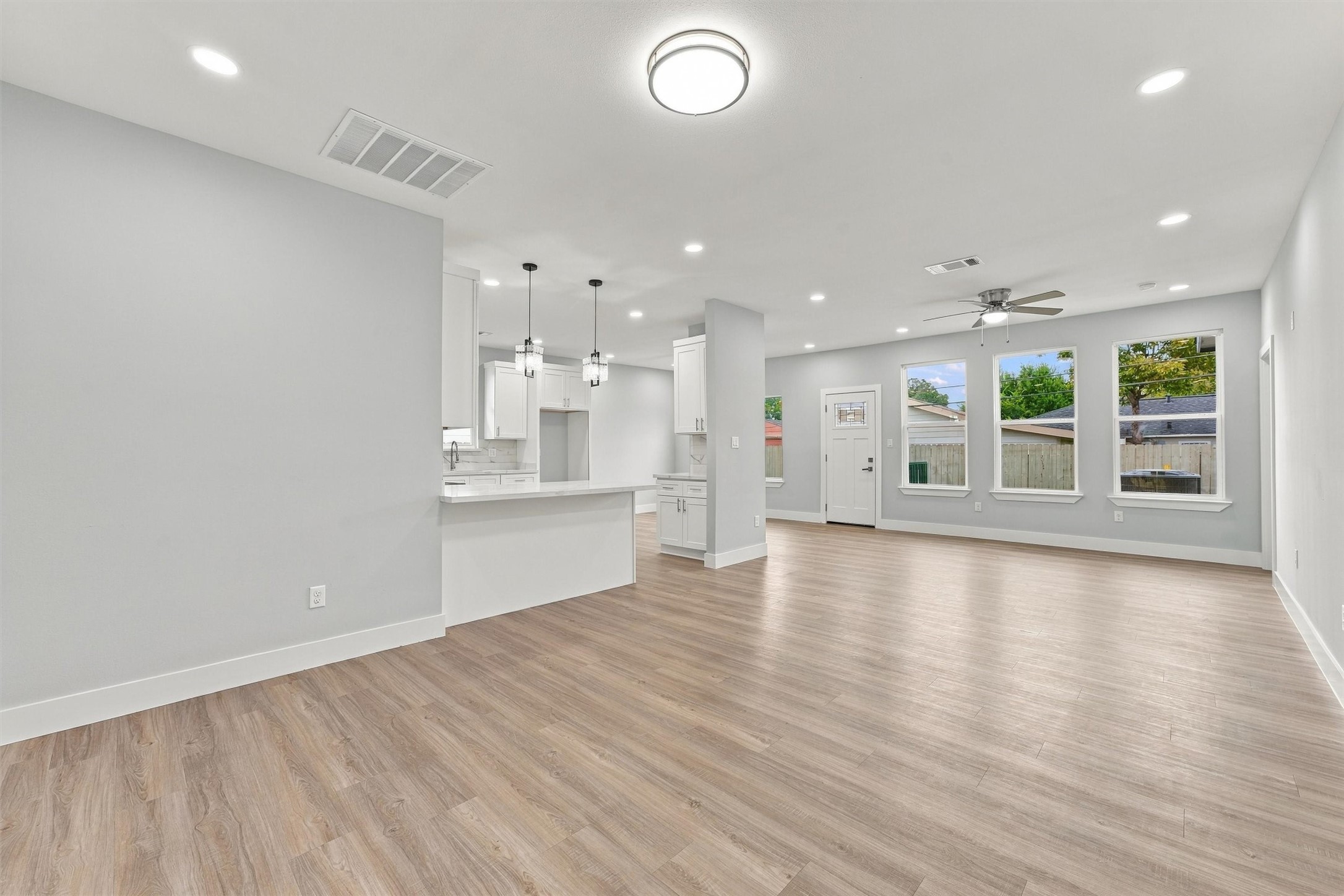 3027 Friar Point Road, Houston, TX 77051 3027 Friar Point Road, Houston, TX 77051