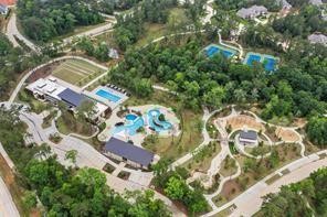 The Woodlands Hills has all the amenities you are
looking for!