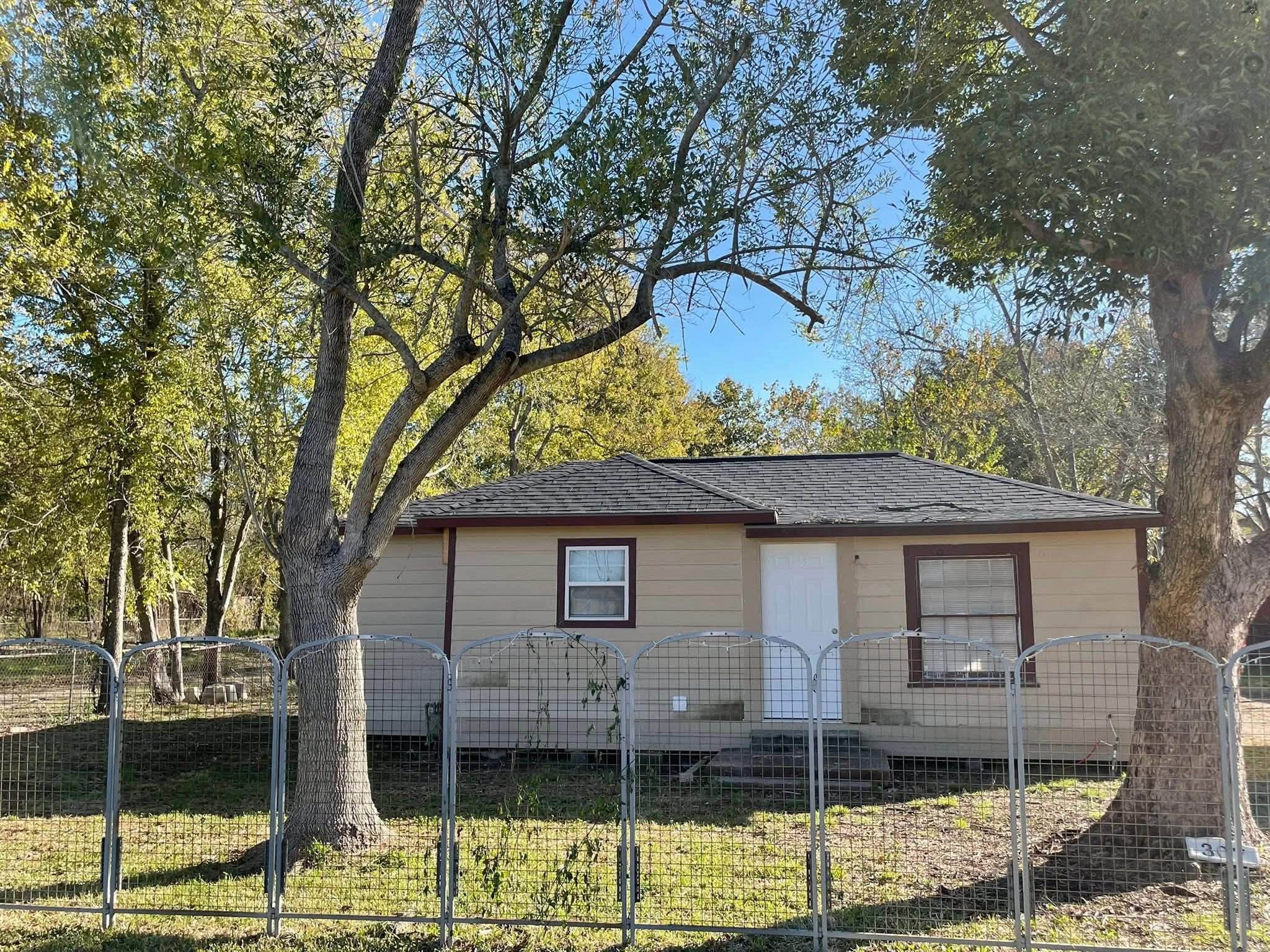 307 Prairie Street, Highlands, TX 77562 307 Prairie Street, Highlands, TX 77562