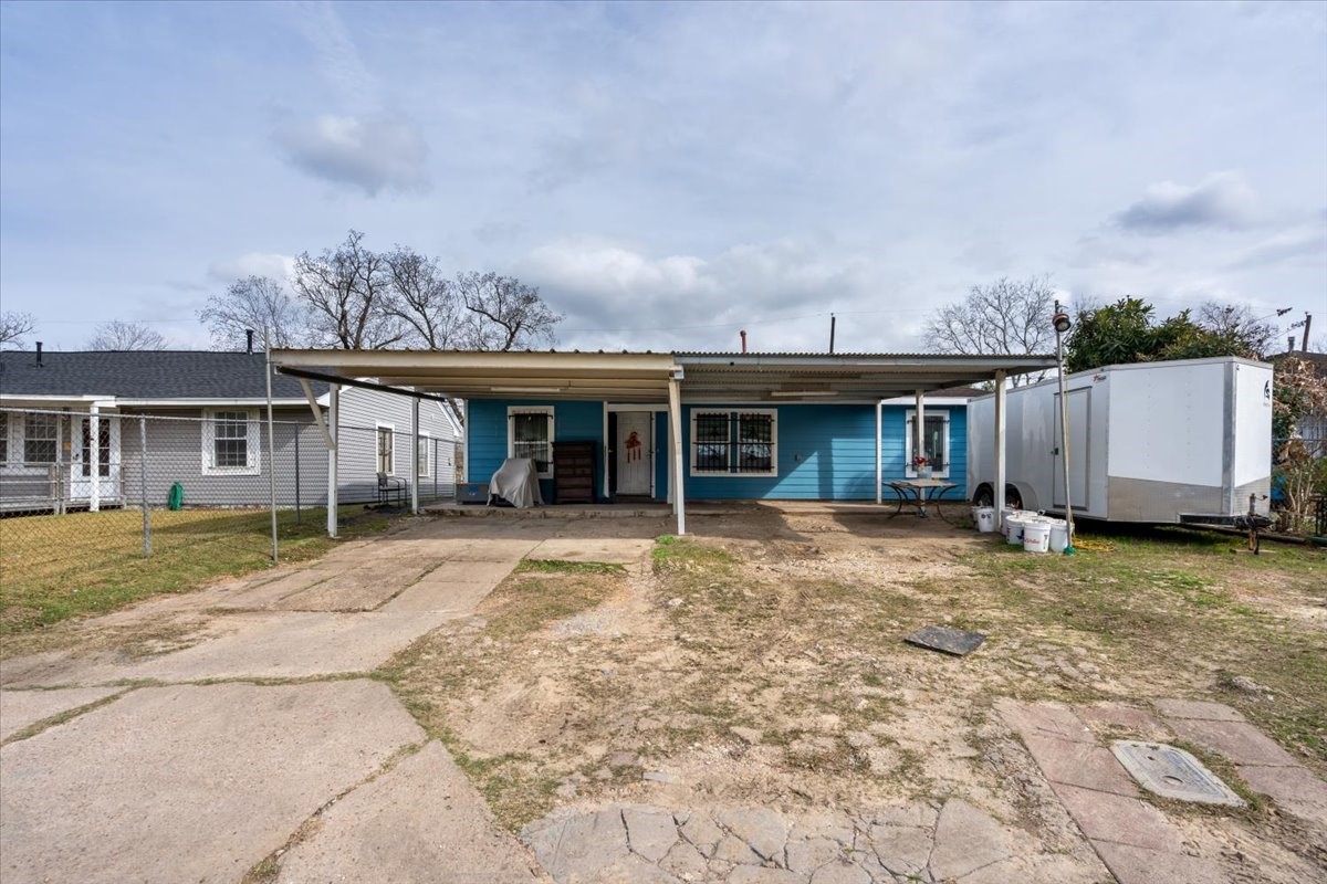6817 Kassarine Pass, Houston, TX 77033