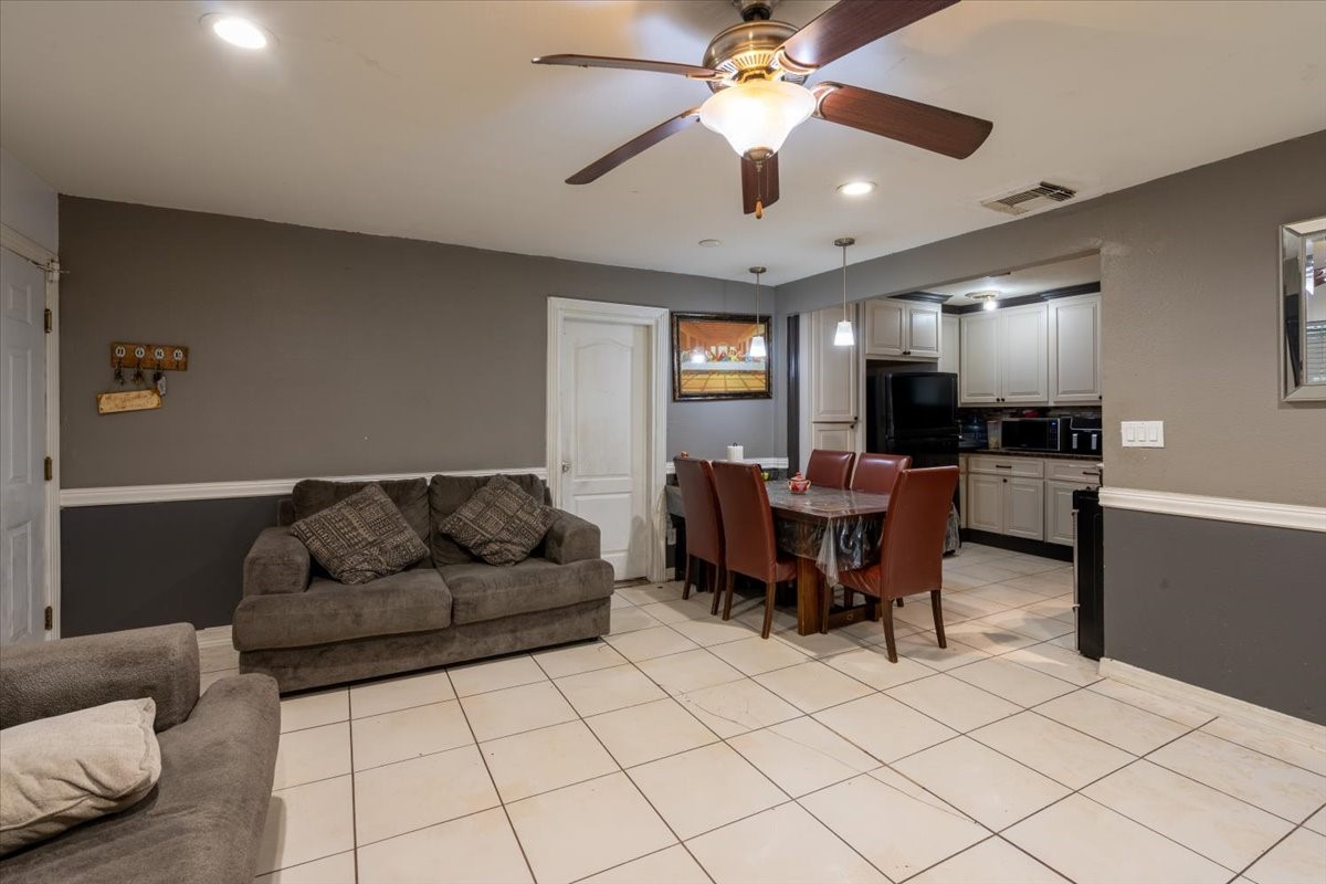 6817 Kassarine Pass, Houston, TX 77033