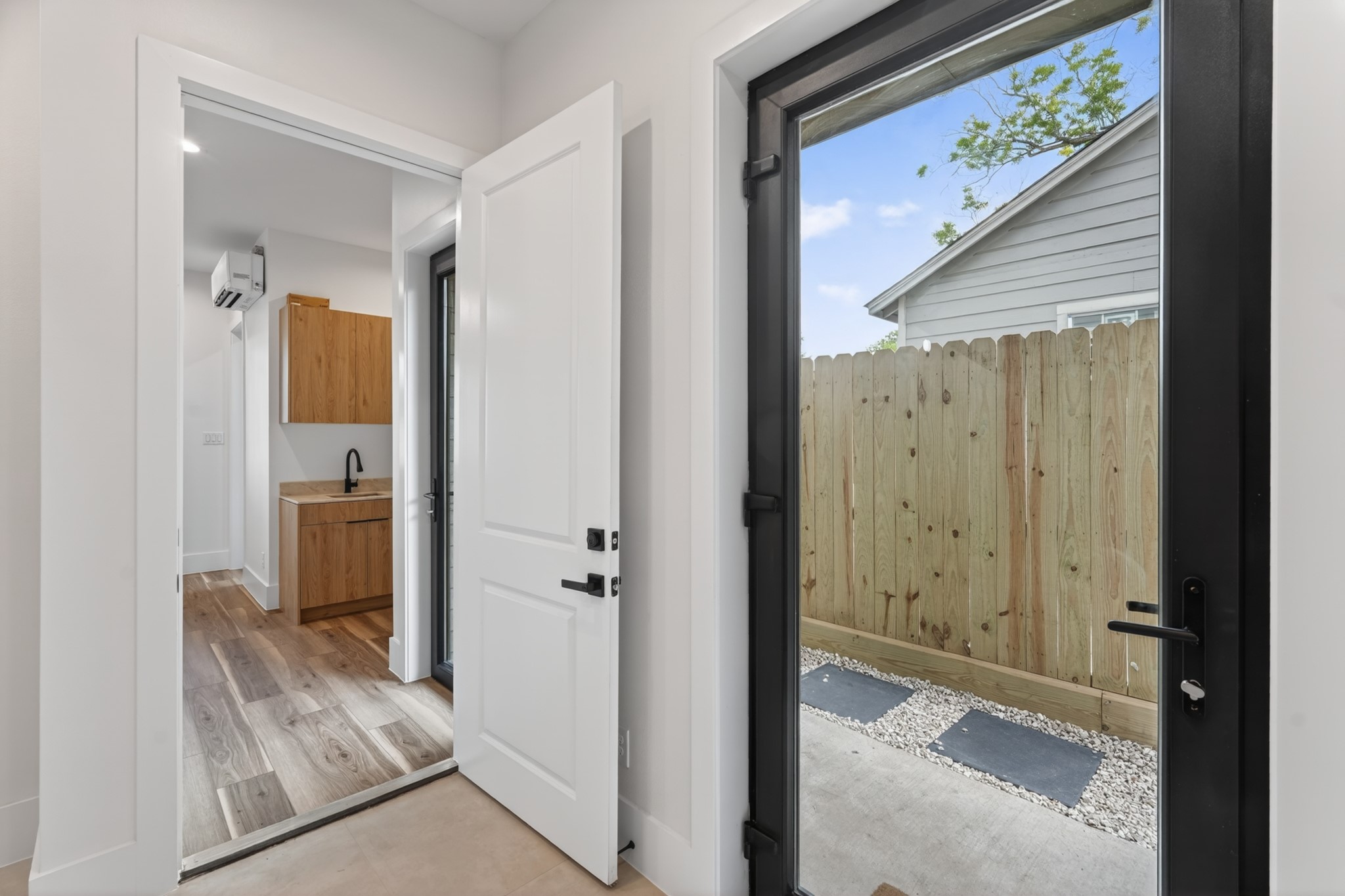 6822 Sidney Street, #B, Houston, TX 77021