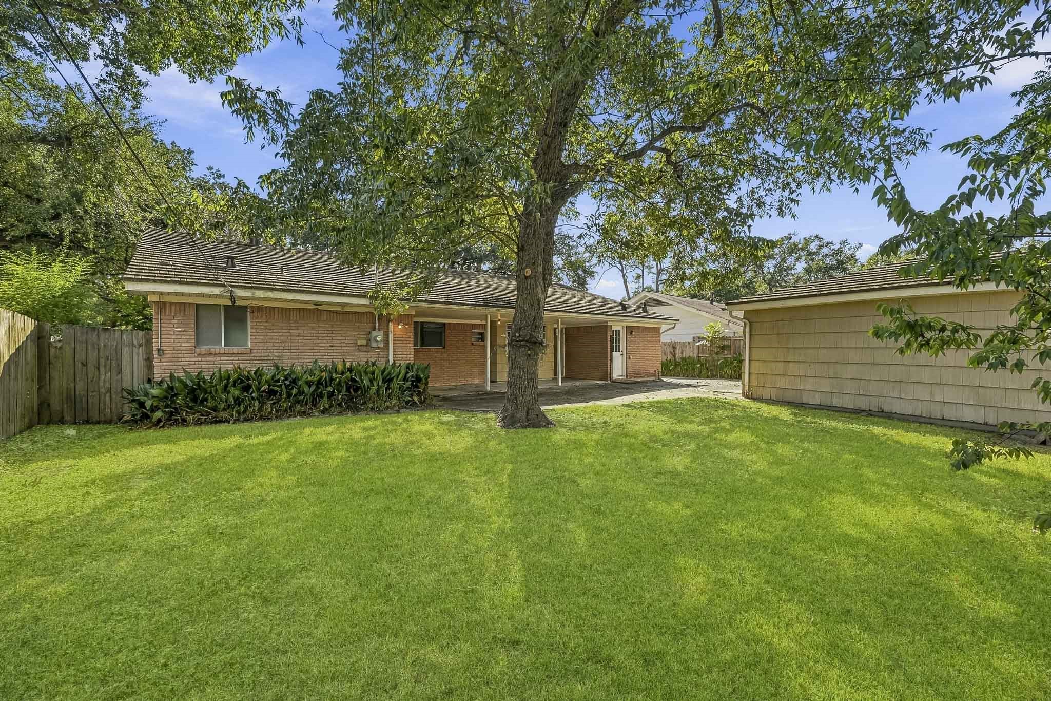 5442 Queensloch Drive, Houston, TX 77096
