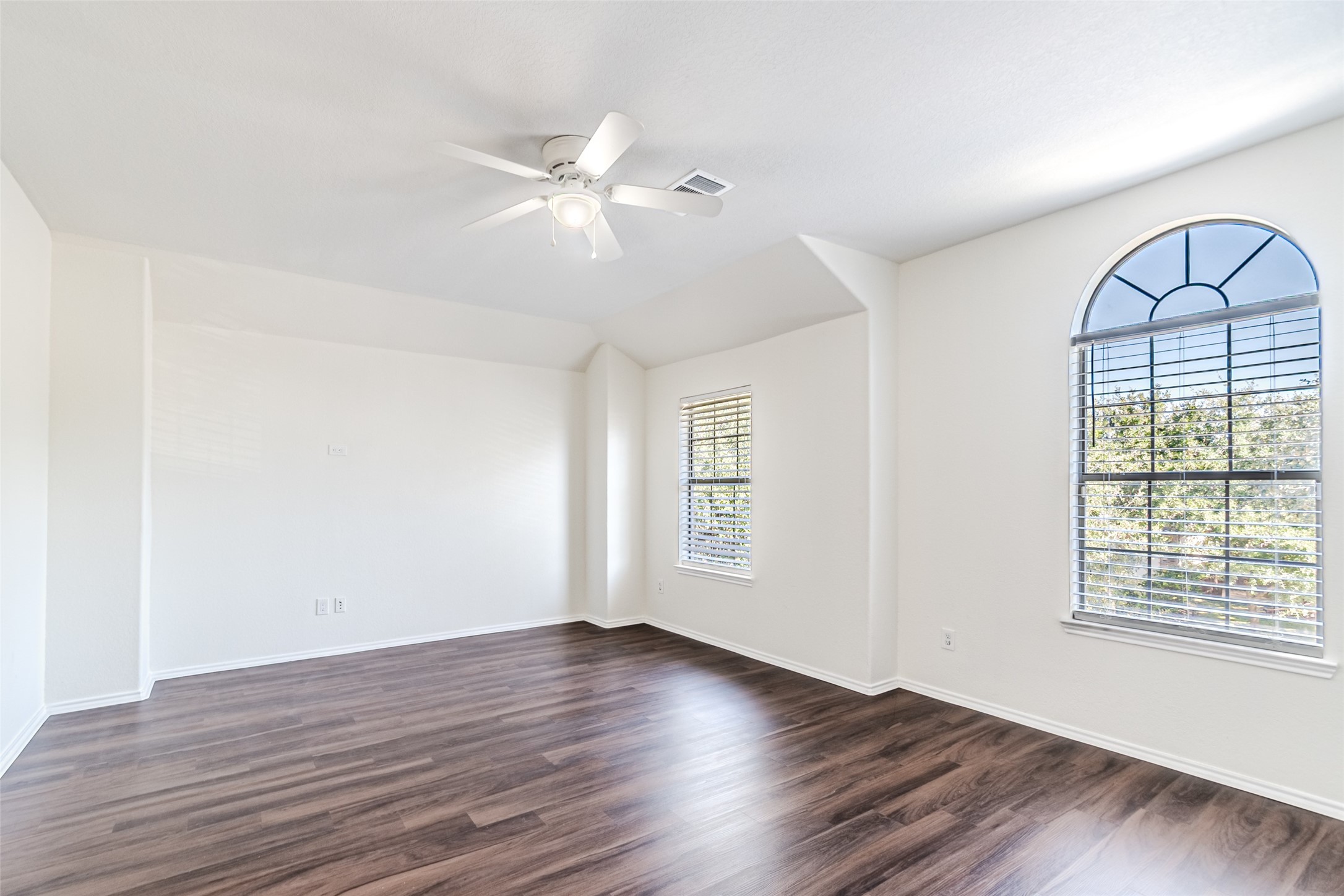 18111 Hillock Glen Lane, Cypress, TX 77429