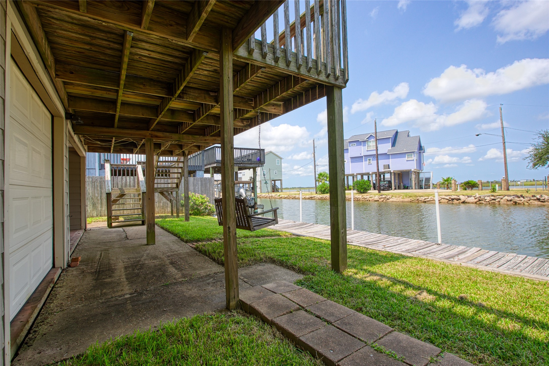 114 Bayou Vista Drive, Hitchcock, TX 77563