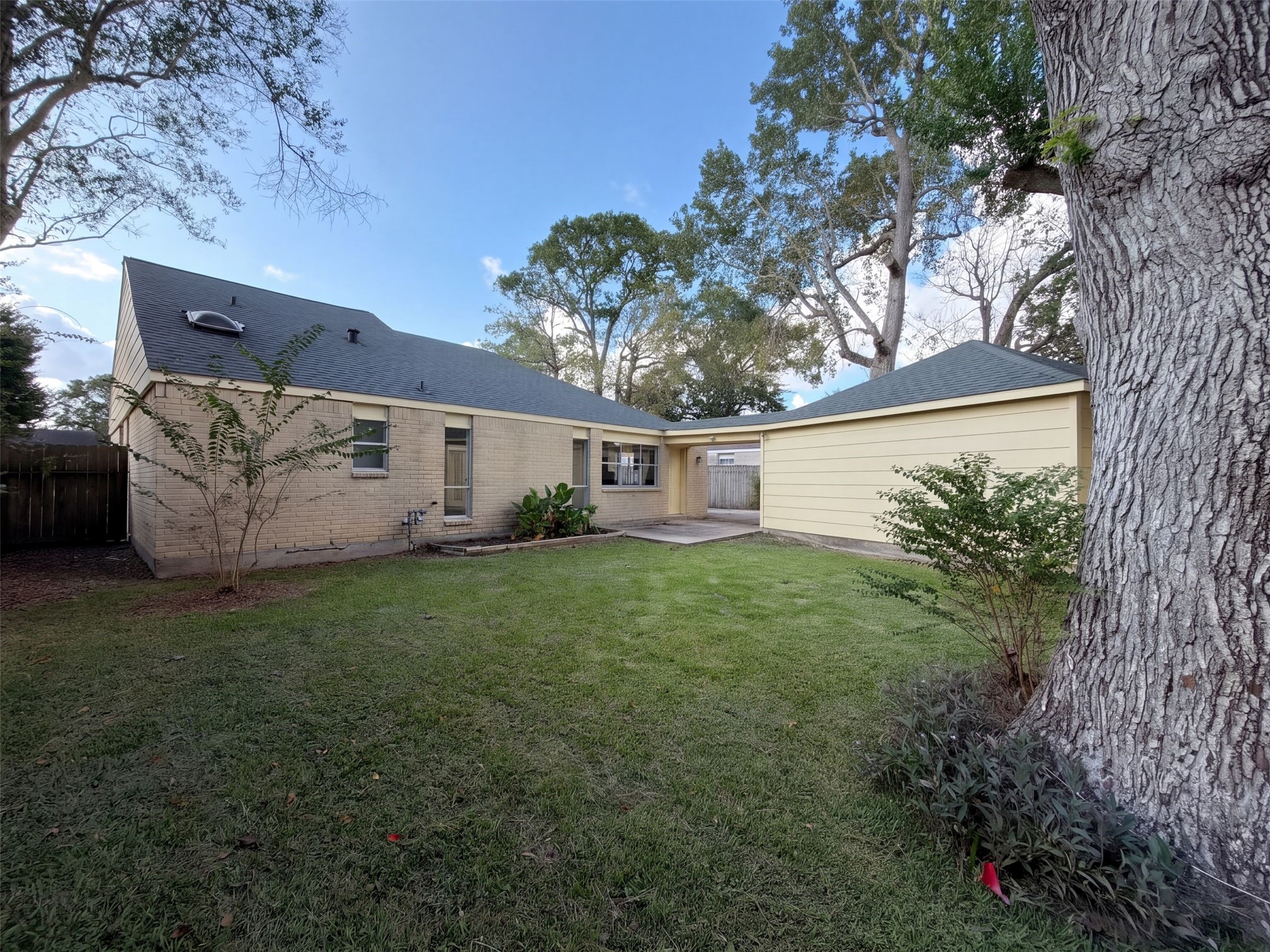 15803 Dunmoor Drive, Houston, TX 77059