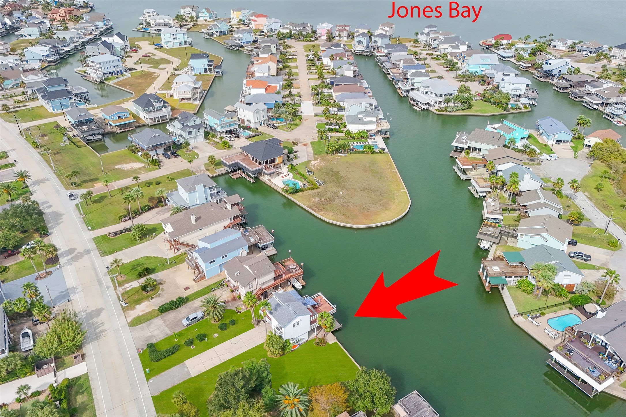 1426 Tiki Drive, Tiki Island, TX 77554
