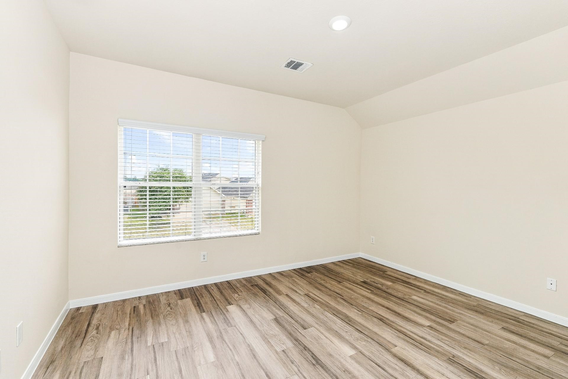 Photos may be representative of the floor plan and not the exact home. Finishes, layout, and features of the actual property for lease may vary.