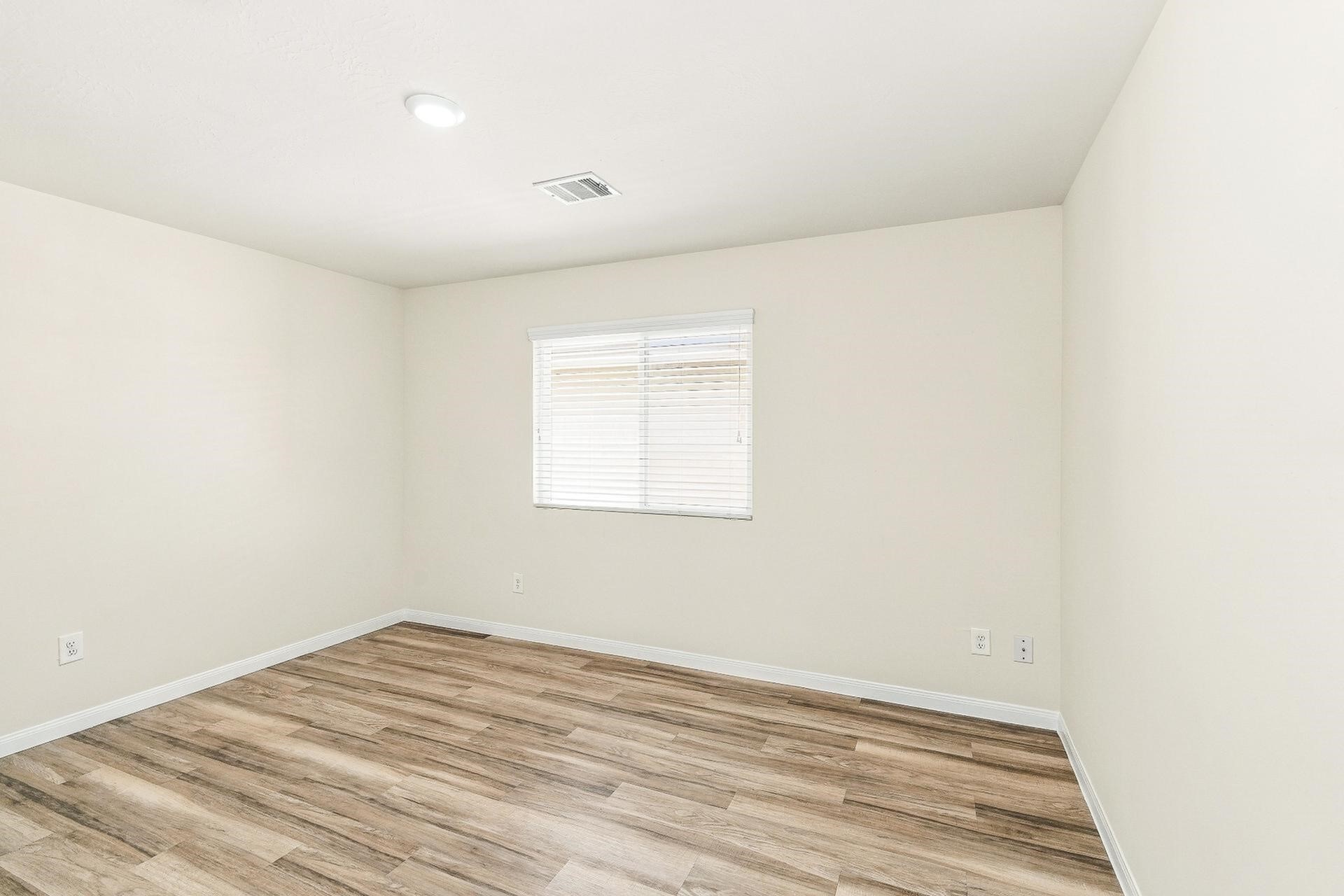 Photos may be representative of the floor plan and not the exact home. Finishes, layout, and features of the actual property for lease may vary. Photos may be representative of the floor plan and not the exact home. Finishes, layout, and features of the actual property for lease may vary.