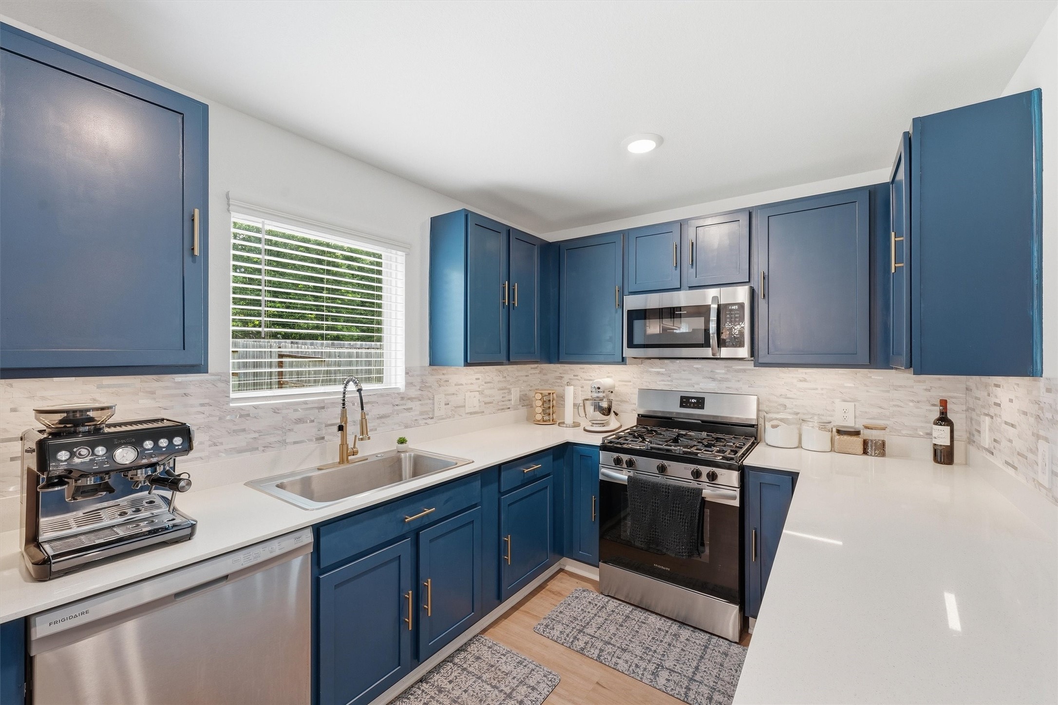 Beautiful quartz countertops.
